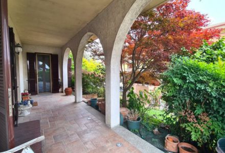 Villa singola con giardino